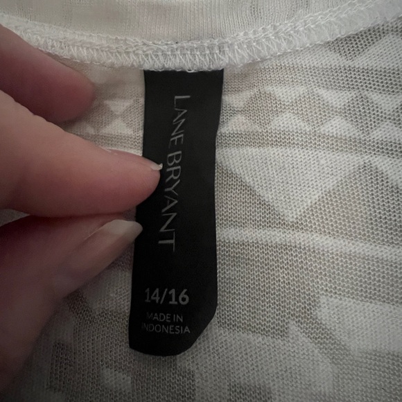Lane Bryant Geometric Top Women's Size 14/16 - Picture 2 of 5